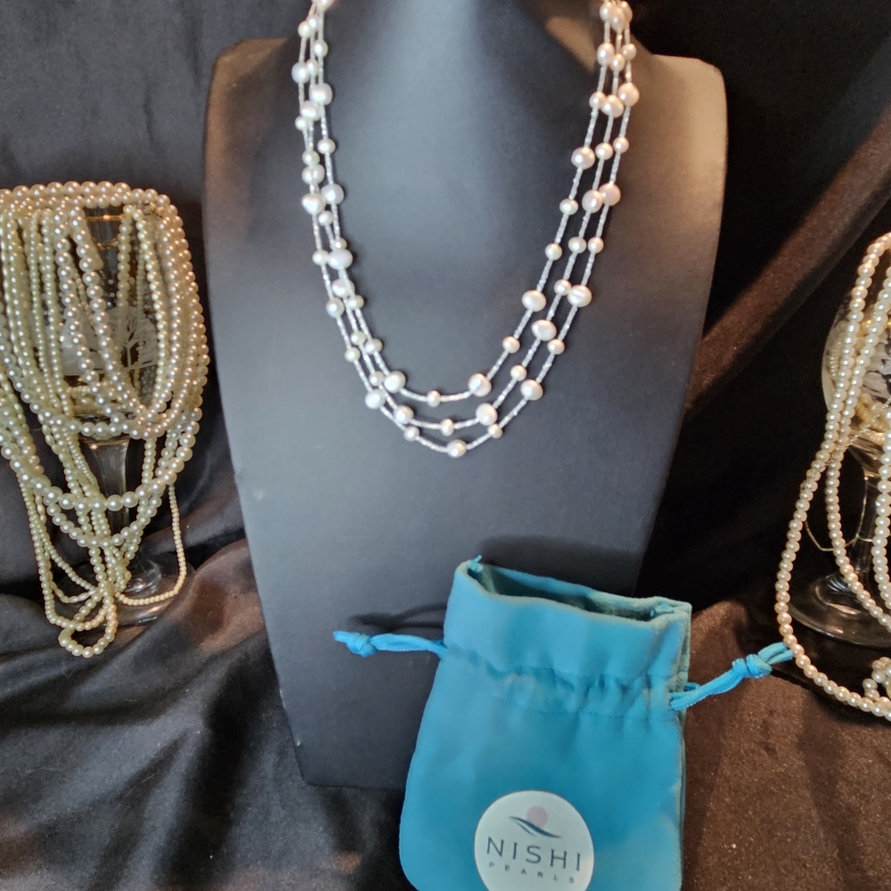 Nishi White Pearl Layered Necklace